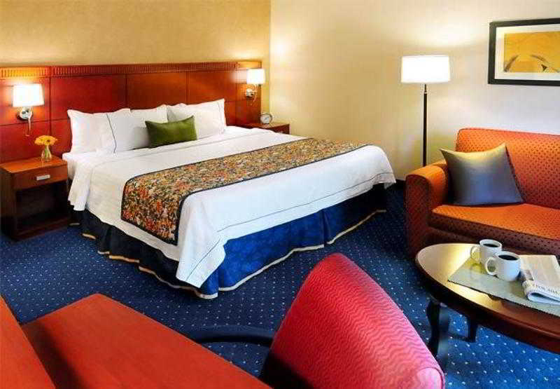 Courtyard By Marriott Dallas-Fort Worth/Bedford Exterior photo