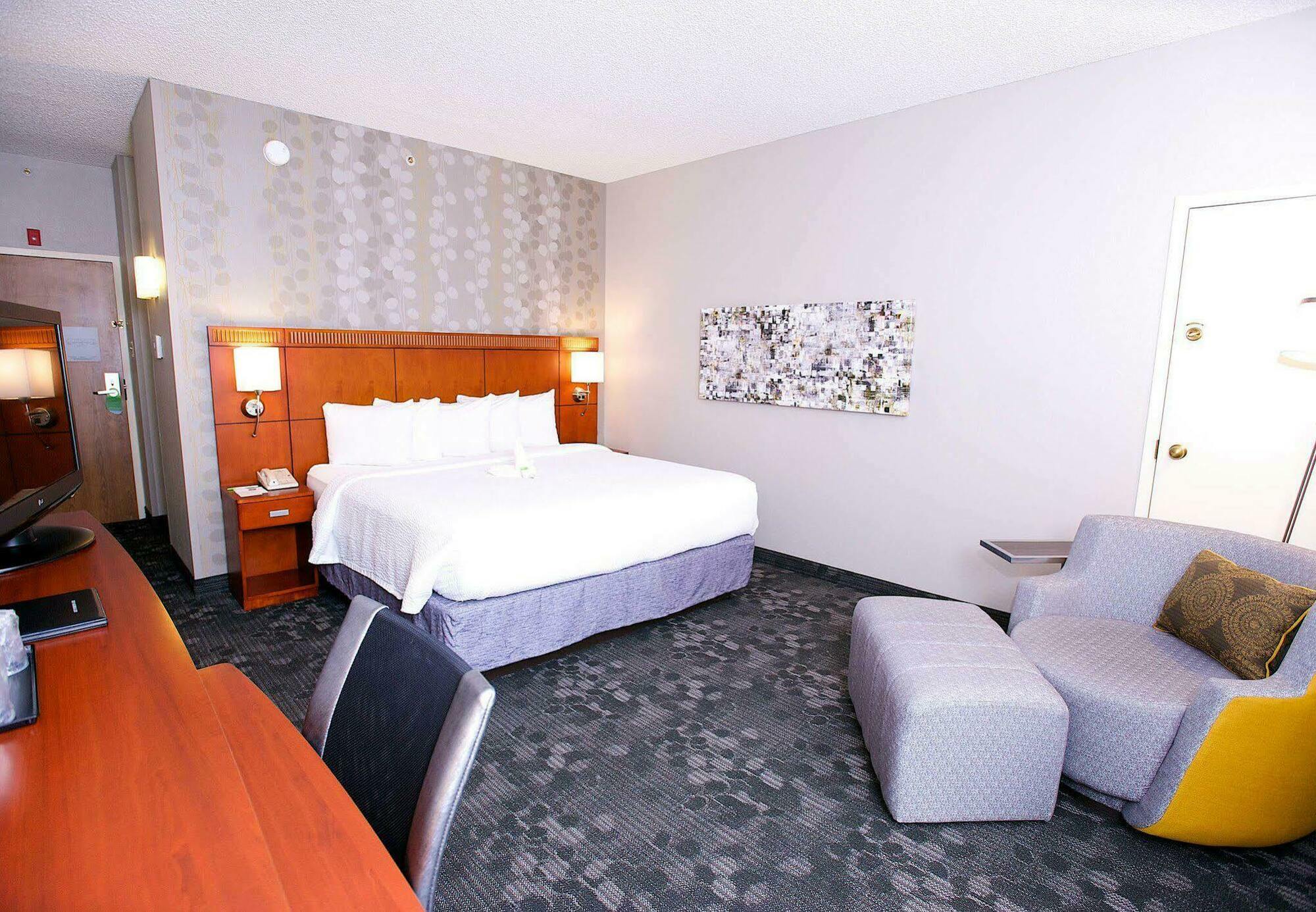 Courtyard By Marriott Dallas-Fort Worth/Bedford Exterior photo